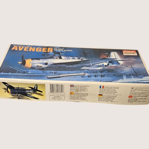 Grummen TBF-1 Avenger US Navy Torpedo Bomber -_ ITEM #4308 - Picture 3 of 5